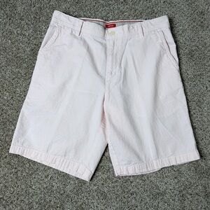 Izod Men’s Pale Pink Seersucker Flat Front Shorts